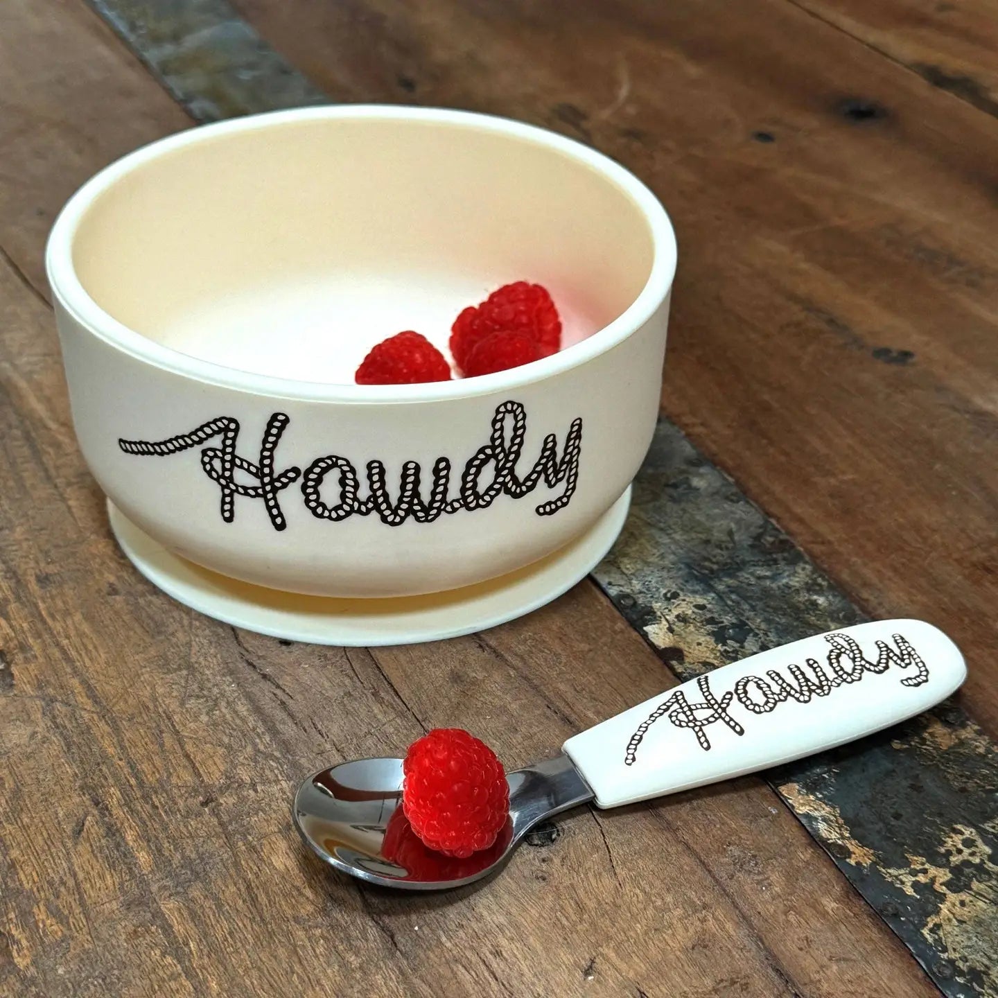 A1574 Fresh & Messy Silicone Suction Bowl & Spoon Set | Howdy