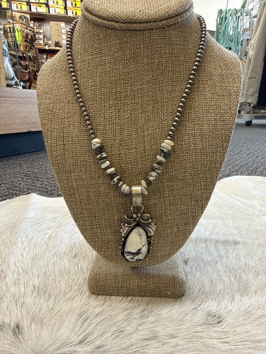 White Buffalo Necklace & Pendant Set 004700