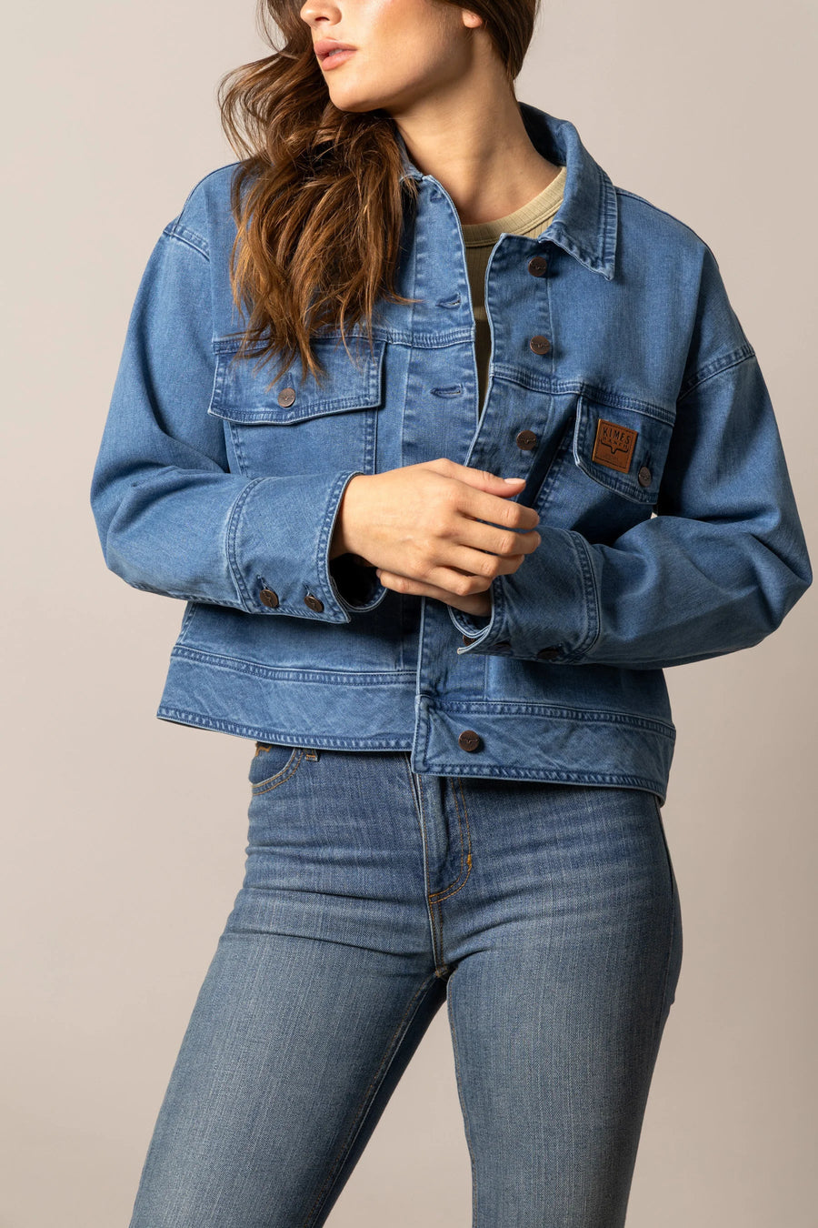 LADIES OUTWEAR
