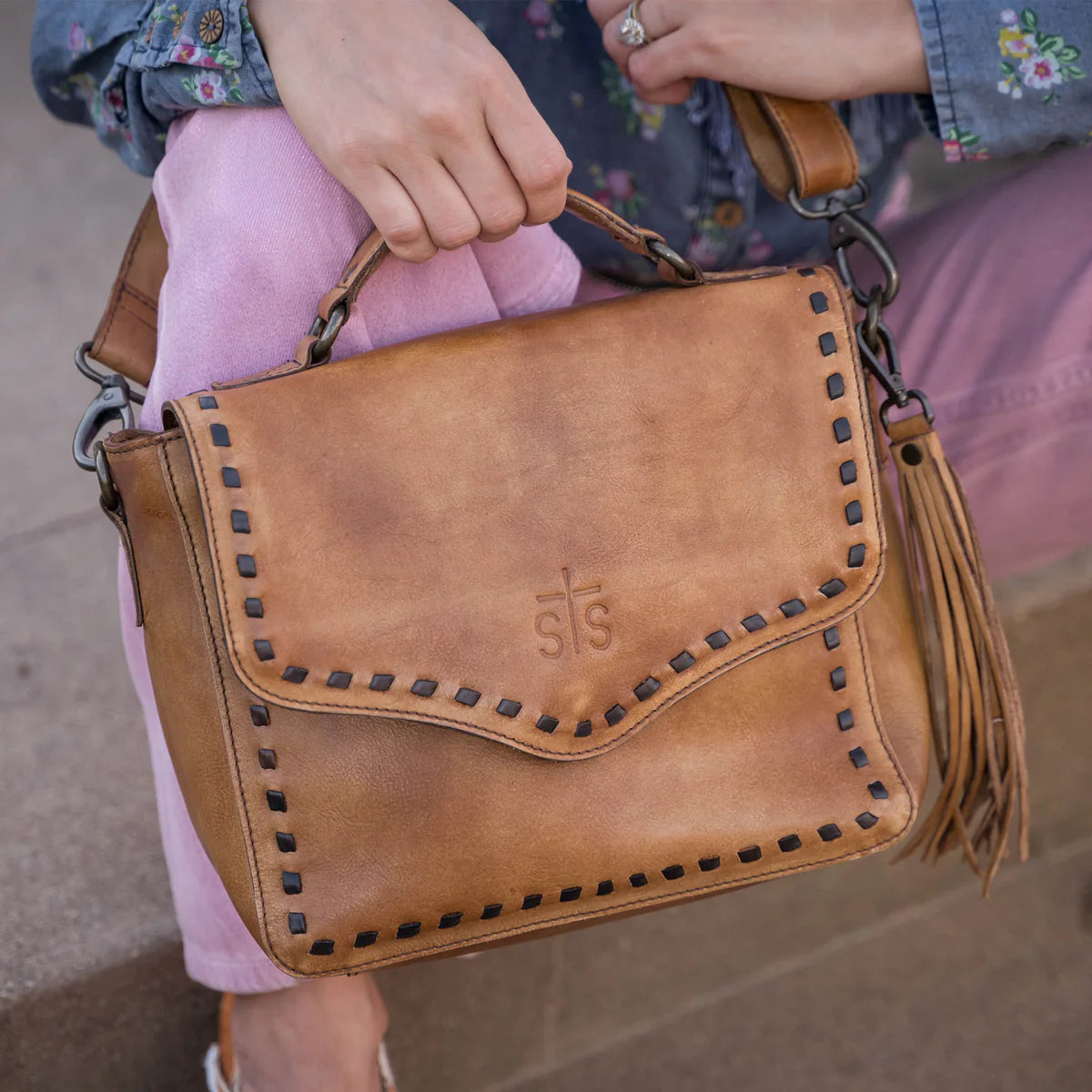 STS32441 BANDERA TAN DAKOTA CROSSBODY
