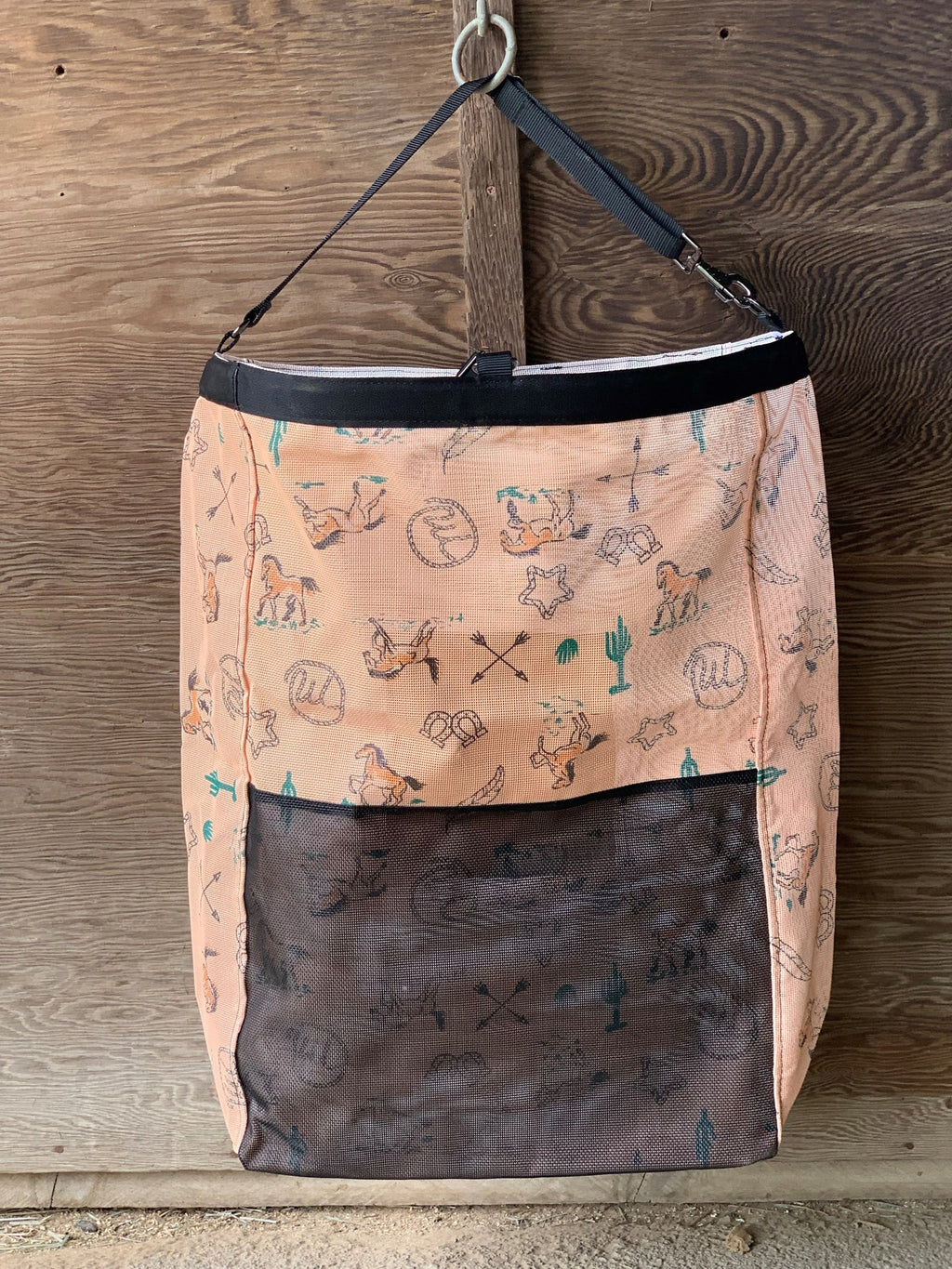 HB0004 Southwest Hanging Hay Bag