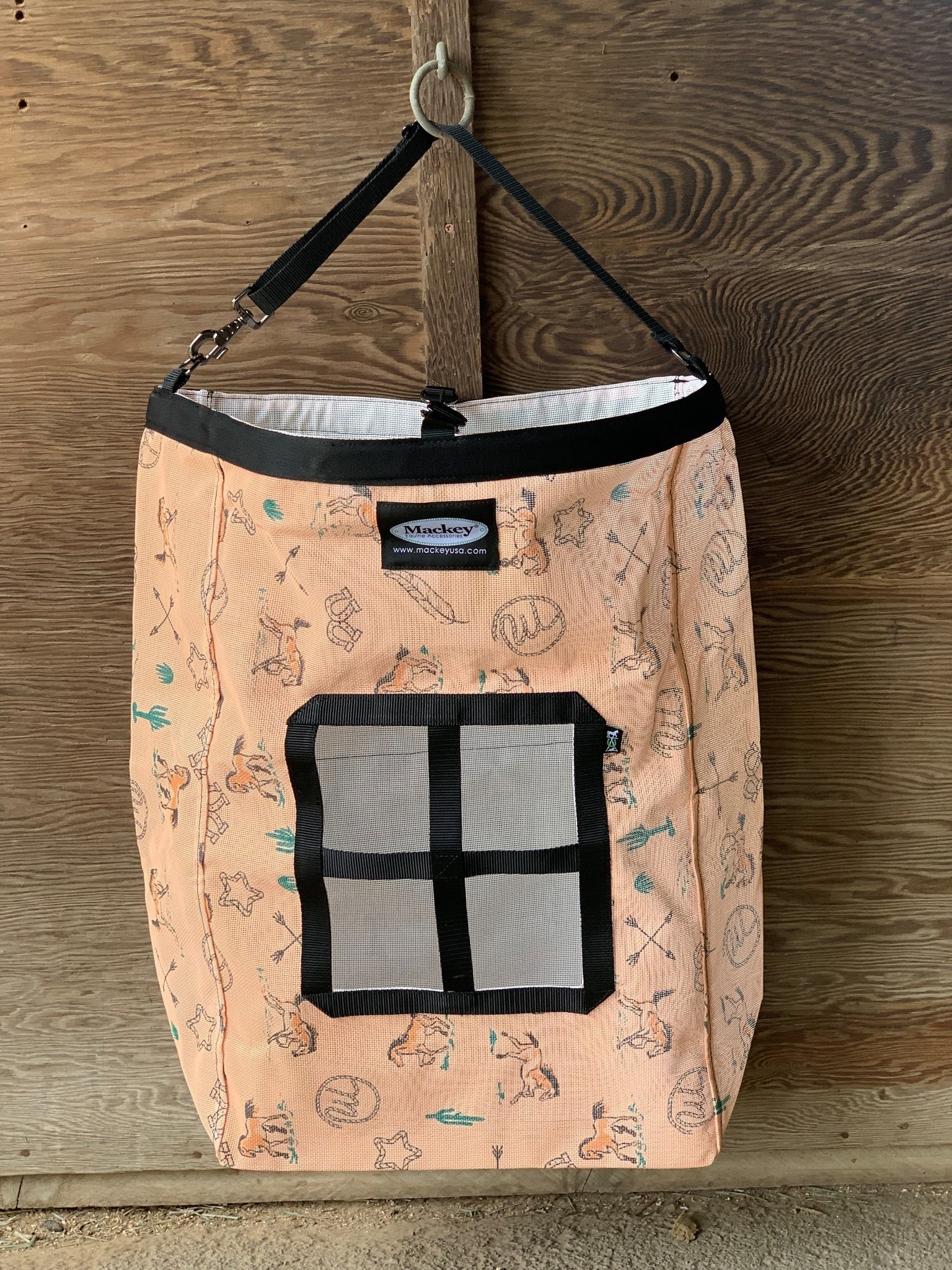 HB0004 Southwest Hanging Hay Bag